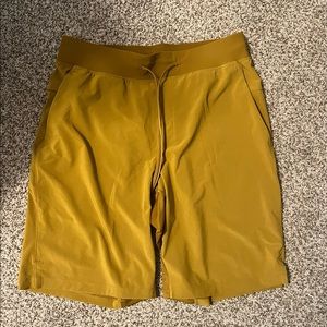 Lululemon Mens T.H.E Short 7” Linerless Yellow